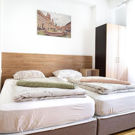 En-Suite Rooms: Novа Guesthouse In Sofia Center Экстерьер фото