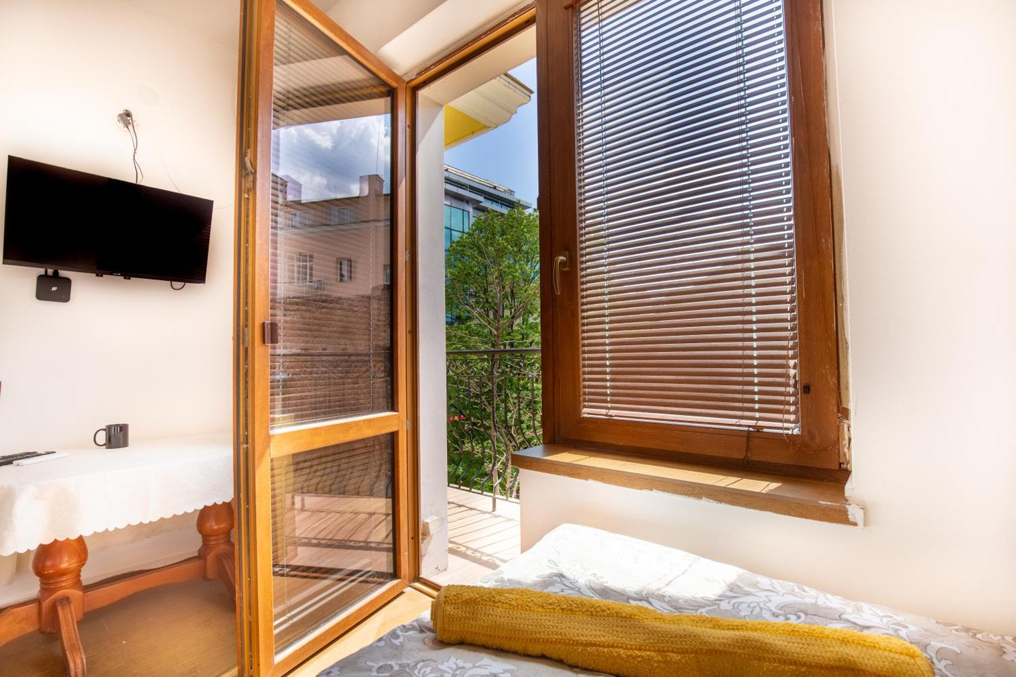 En-Suite Rooms: Novа Guesthouse In Sofia Center Экстерьер фото