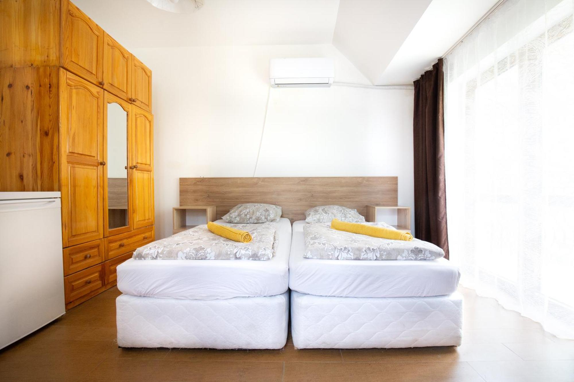 En-Suite Rooms: Novа Guesthouse In Sofia Center Экстерьер фото