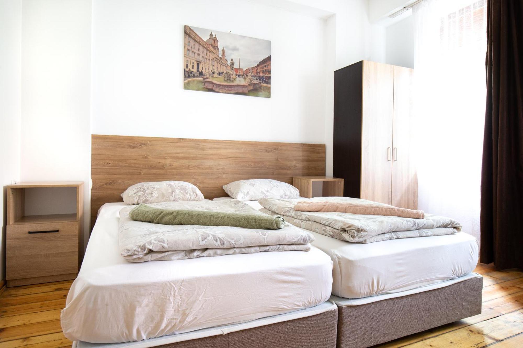 En-Suite Rooms: Novа Guesthouse In Sofia Center Экстерьер фото