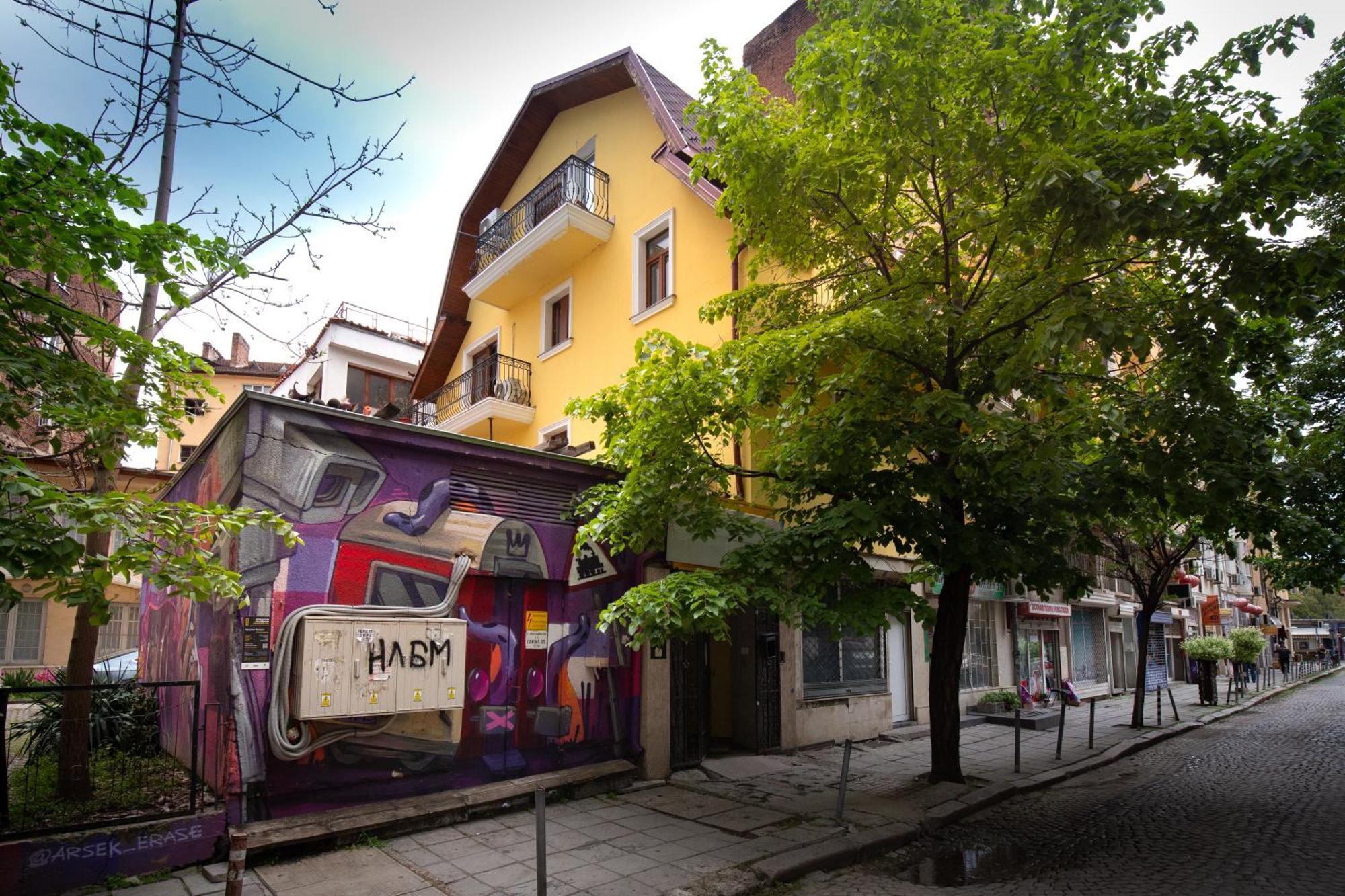 En-Suite Rooms: Novа Guesthouse In Sofia Center Экстерьер фото
